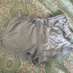 Low rise light wash shorts